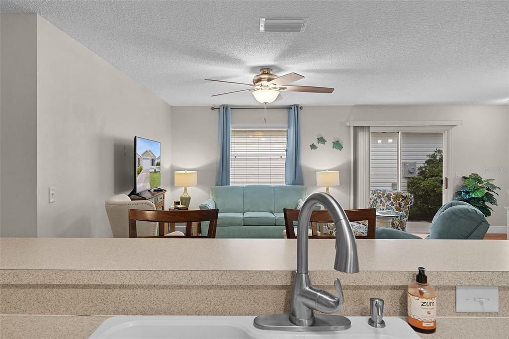 待售: $297,900 (2 贝兹, 2 浴室, 1156 平方英尺)