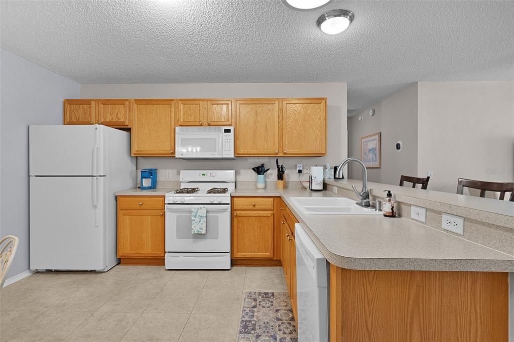 待售: $297,900 (2 贝兹, 2 浴室, 1156 平方英尺)