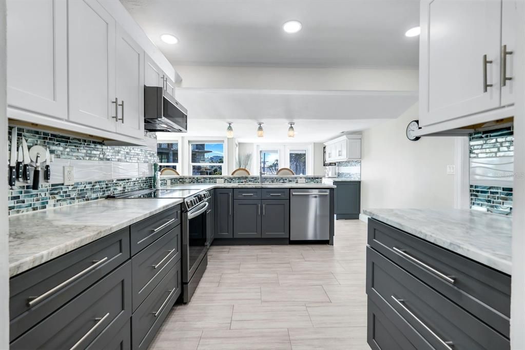 For Sale: $1,600,000 (3 beds, 3 baths, 2317 Square Feet)