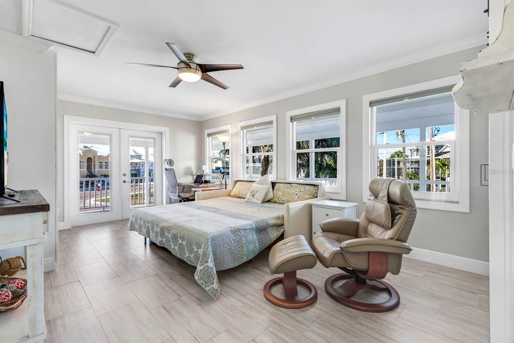 For Sale: $1,600,000 (3 beds, 3 baths, 2317 Square Feet)