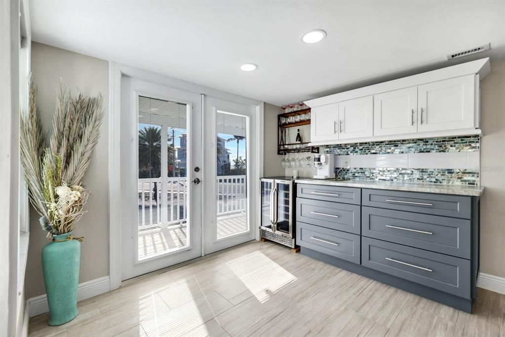 For Sale: $1,600,000 (3 beds, 3 baths, 2317 Square Feet)