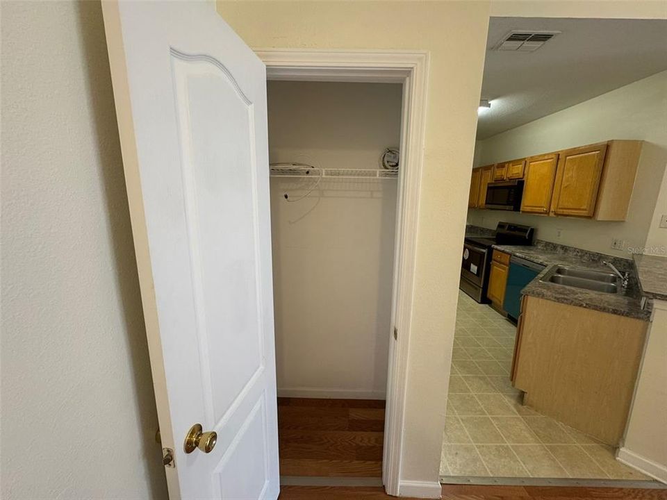 На продажу: $155,000 (1 спален, 1 ванн, 951 Квадратных фут)