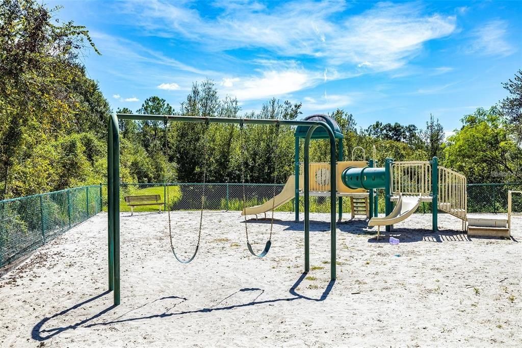 На продажу: $155,000 (1 спален, 1 ванн, 951 Квадратных фут)