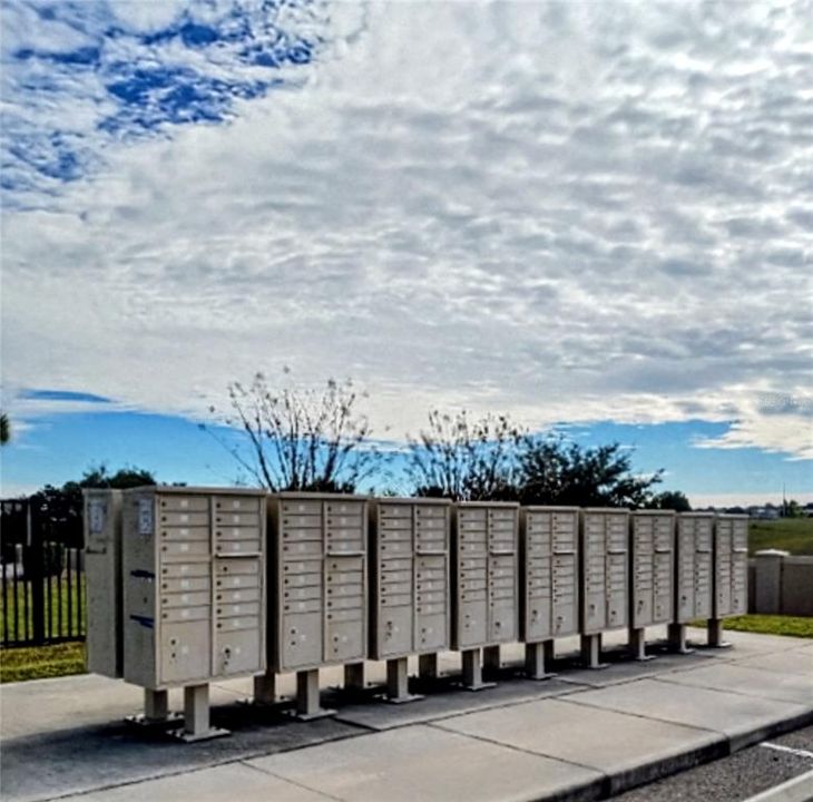 待售: $322,000 (4 贝兹, 2 浴室, 1819 平方英尺)