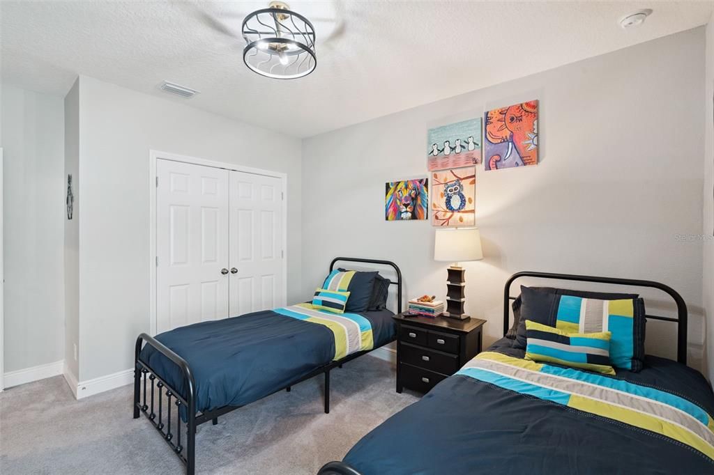 待售: $322,000 (4 贝兹, 2 浴室, 1819 平方英尺)