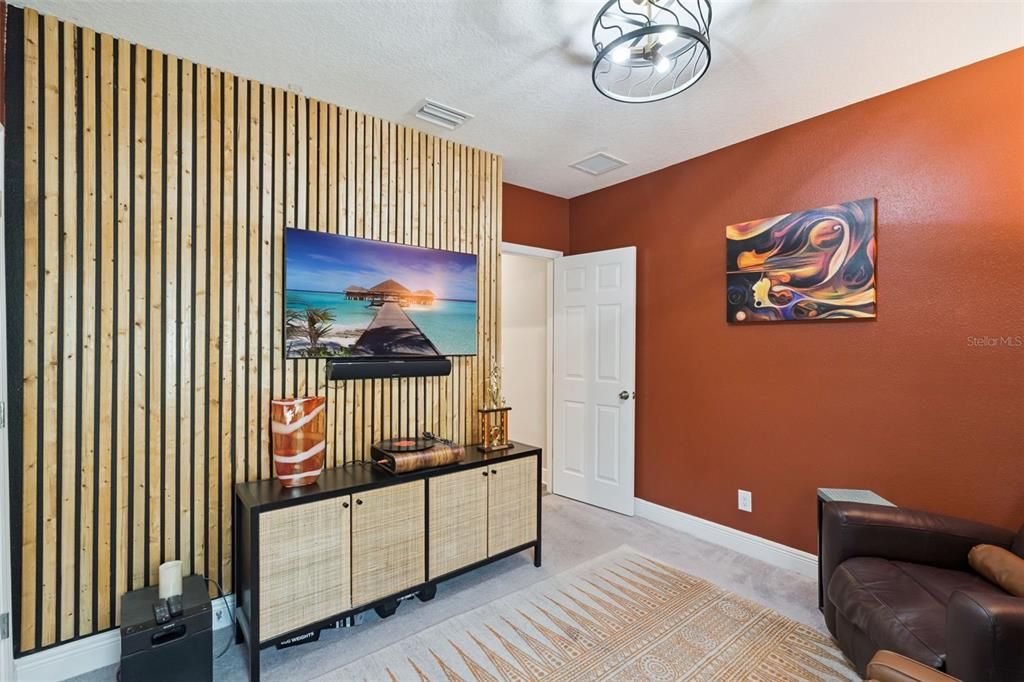 待售: $322,000 (4 贝兹, 2 浴室, 1819 平方英尺)