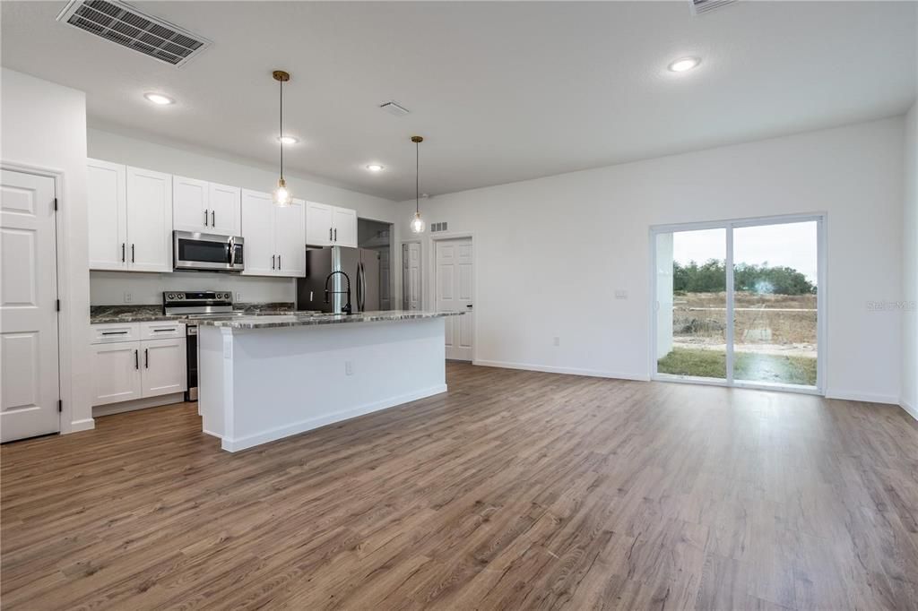 For Sale: $310,000 (3 beds, 2 baths, 1500 Square Feet)