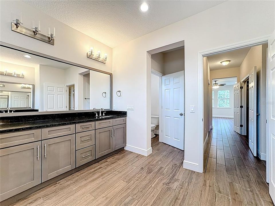 For Sale: $700,000 (4 beds, 3 baths, 2927 Square Feet)