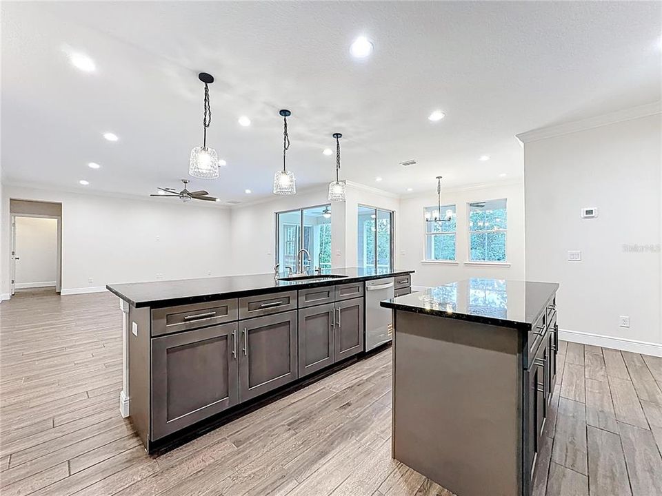 For Sale: $700,000 (4 beds, 3 baths, 2927 Square Feet)