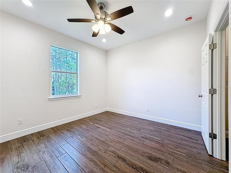 For Sale: $700,000 (4 beds, 3 baths, 2927 Square Feet)