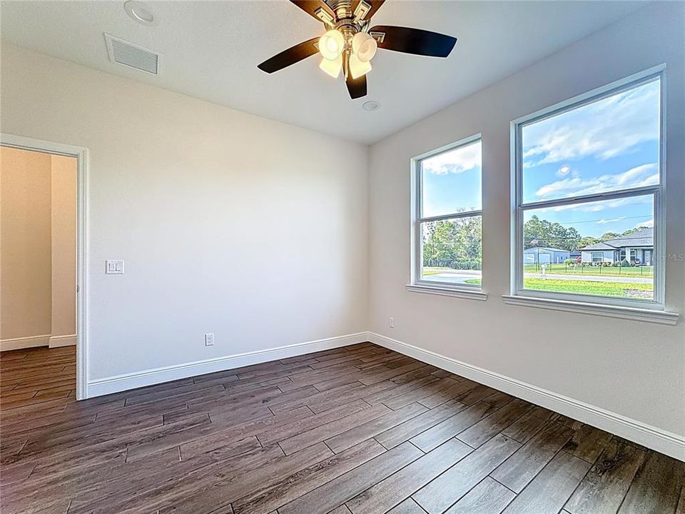 For Sale: $700,000 (4 beds, 3 baths, 2927 Square Feet)