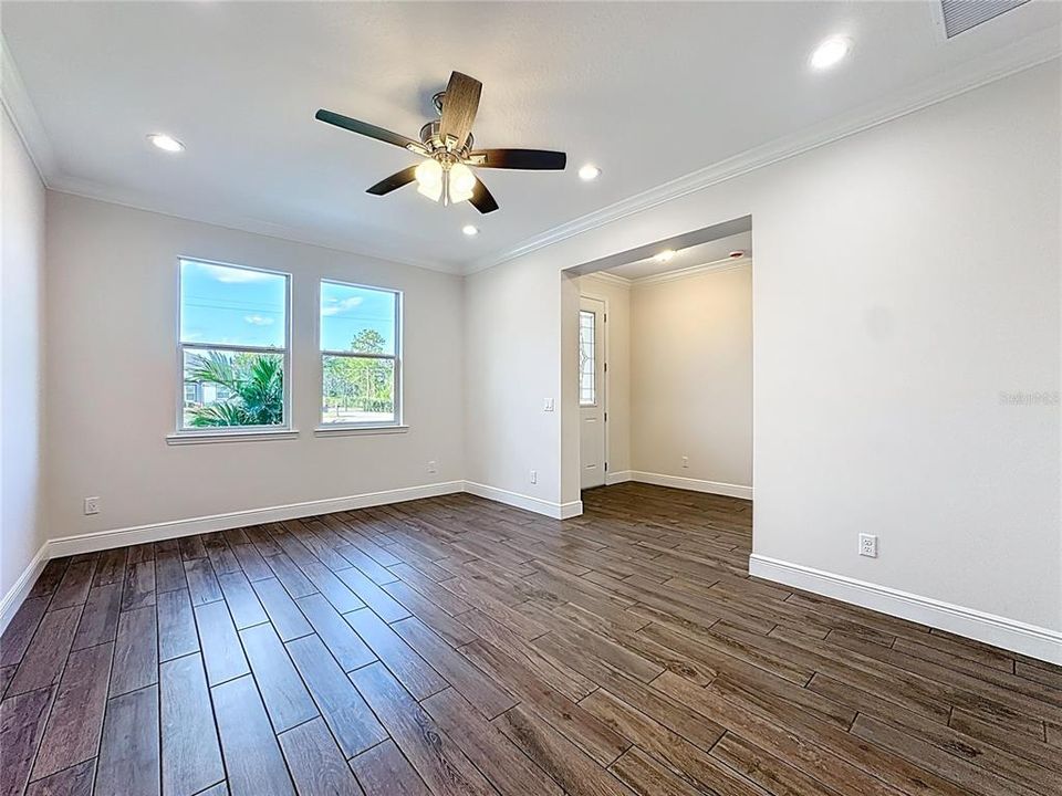 For Sale: $700,000 (4 beds, 3 baths, 2927 Square Feet)