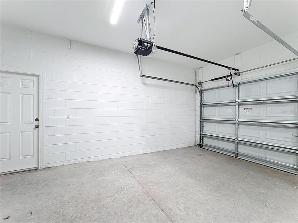 For Sale: $700,000 (4 beds, 3 baths, 2927 Square Feet)