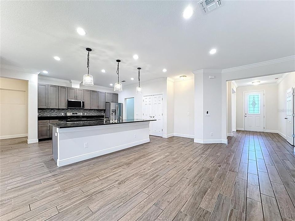 For Sale: $700,000 (4 beds, 3 baths, 2927 Square Feet)