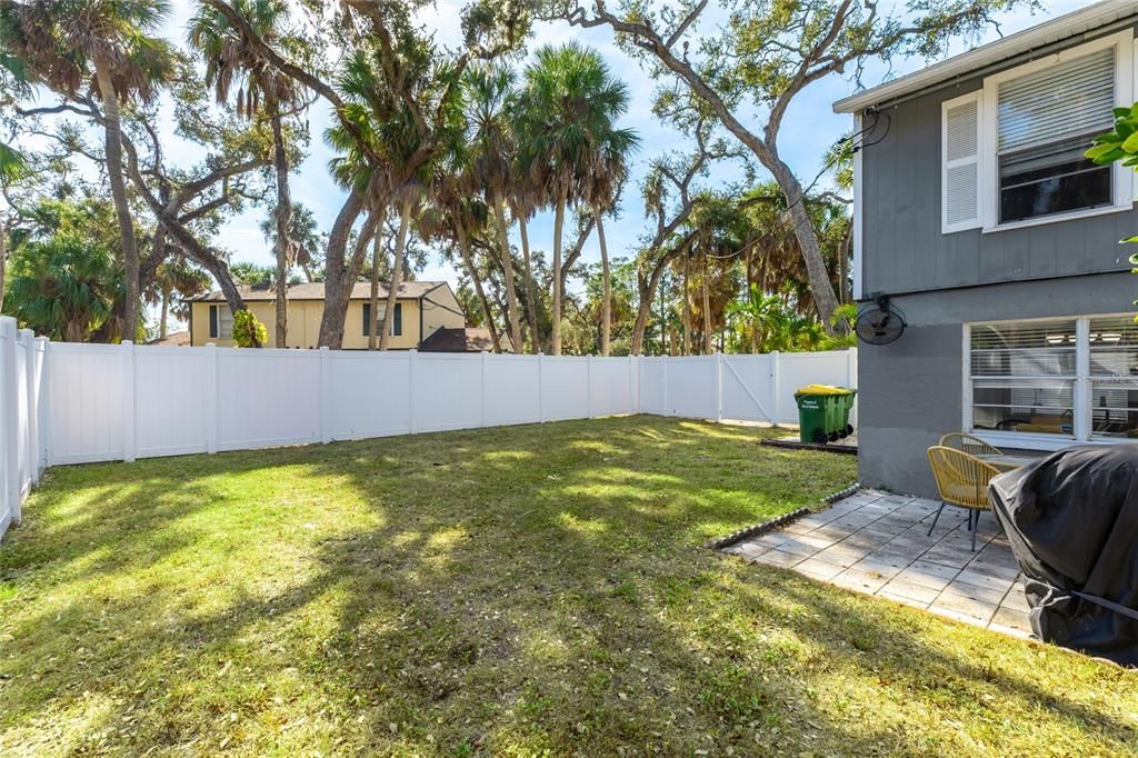 待售: $650,000 (4 贝兹, 0 浴室, 1920 平方英尺)