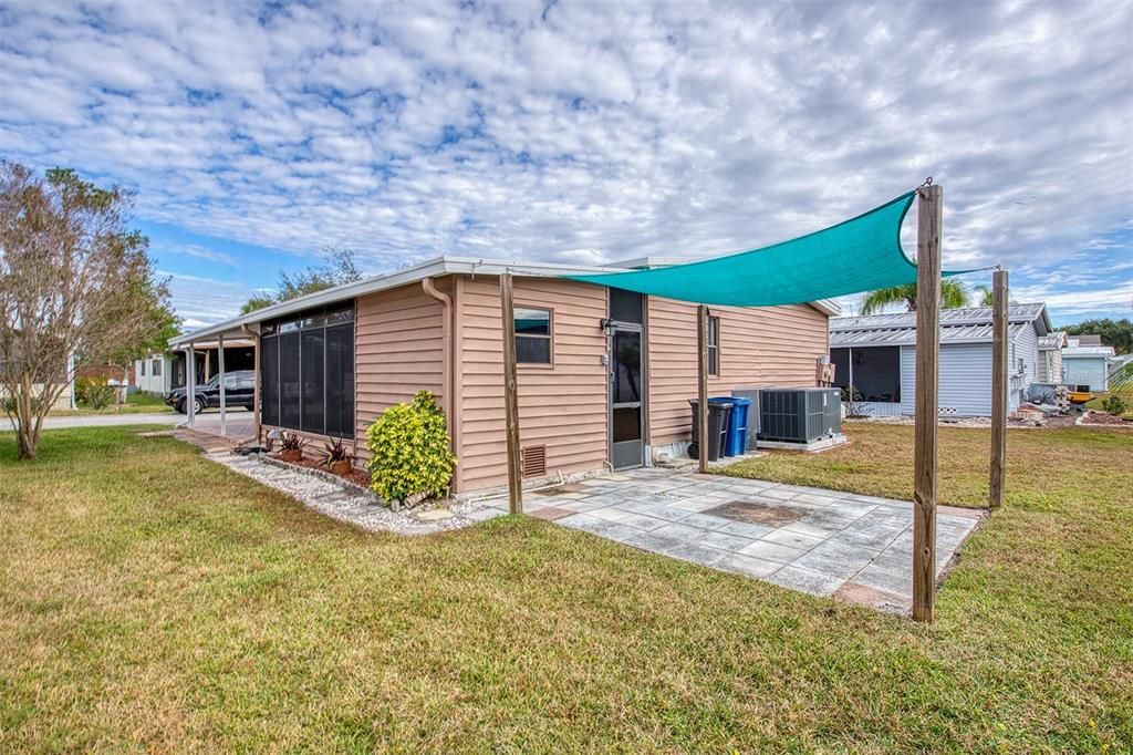 На продажу: $174,900 (2 спален, 2 ванн, 1048 Квадратных фут)