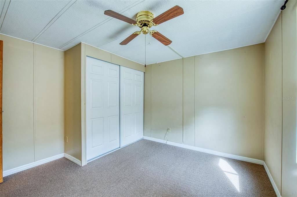 На продажу: $174,900 (2 спален, 2 ванн, 1048 Квадратных фут)