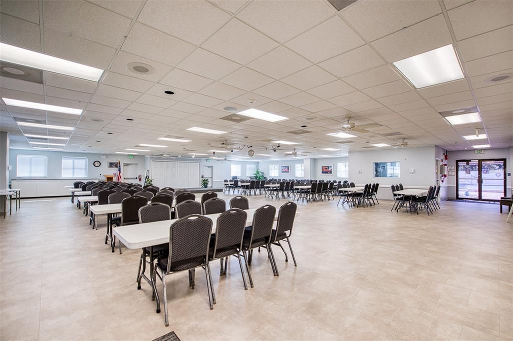 На продажу: $174,900 (2 спален, 2 ванн, 1048 Квадратных фут)