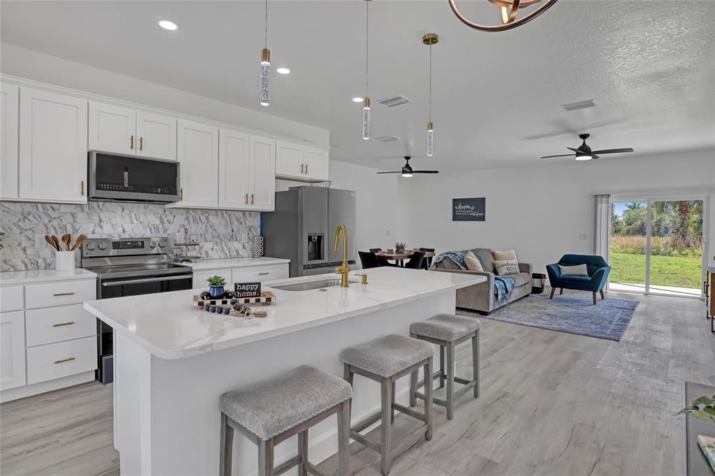 For Sale: $375,000 (4 beds, 2 baths, 1788 Square Feet)