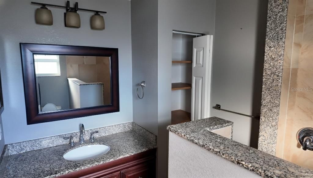 待售: $345,000 (2 贝兹, 2 浴室, 1209 平方英尺)