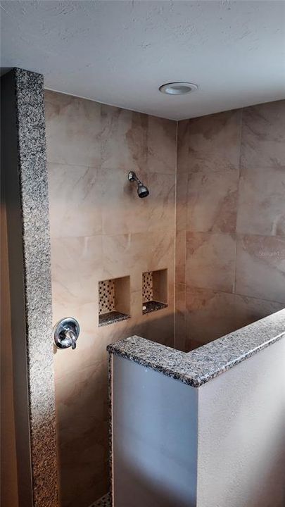 待售: $345,000 (2 贝兹, 2 浴室, 1209 平方英尺)