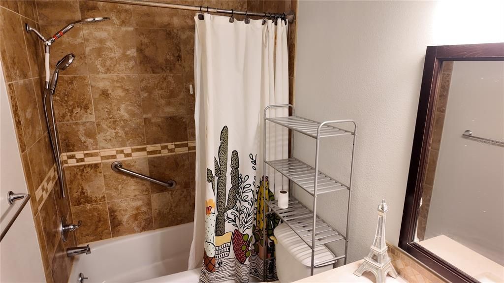 待售: $345,000 (2 贝兹, 2 浴室, 1209 平方英尺)