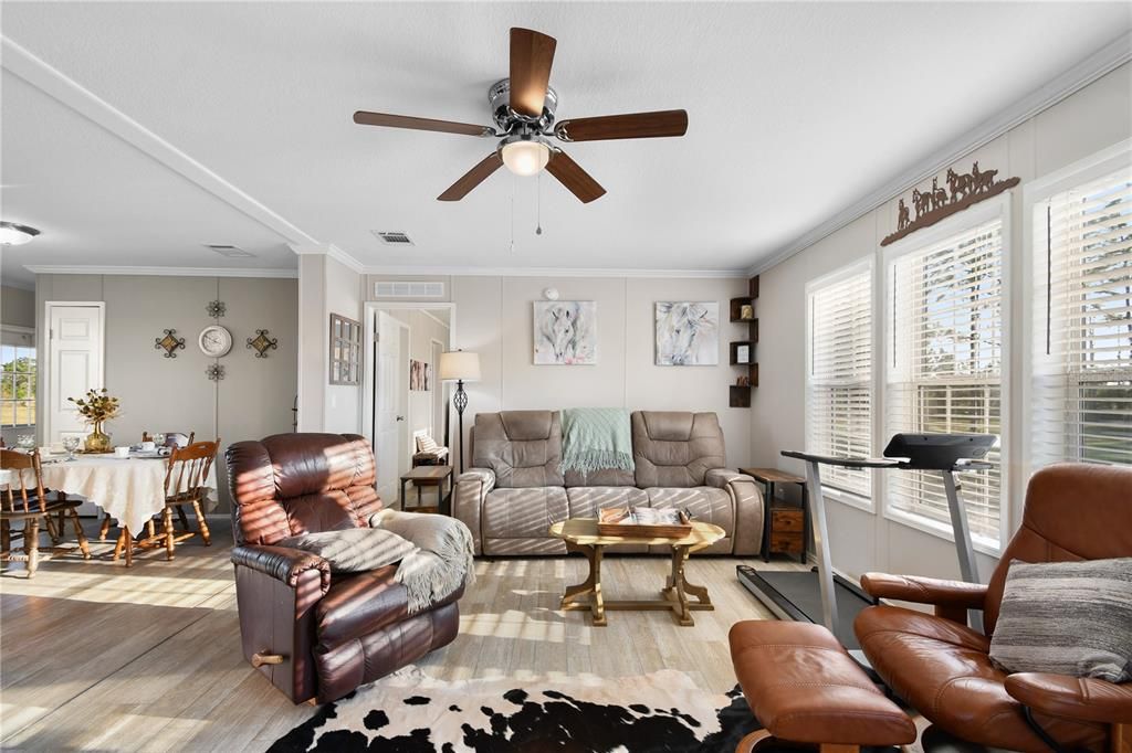 For Sale: $725,000 (4 beds, 3 baths, 1794 Square Feet)