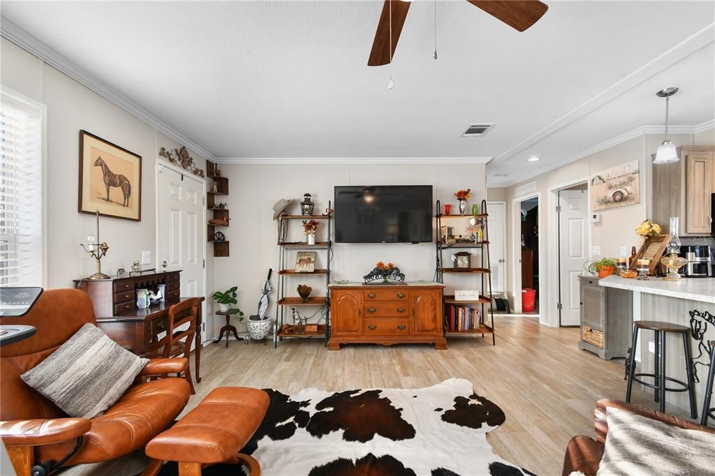 For Sale: $725,000 (4 beds, 3 baths, 1794 Square Feet)