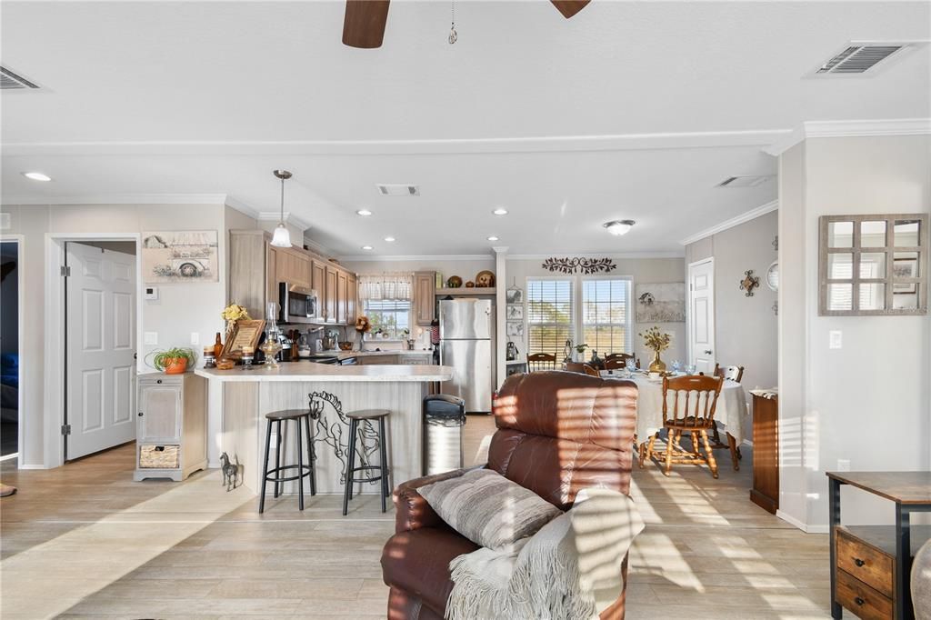 For Sale: $725,000 (4 beds, 3 baths, 1794 Square Feet)