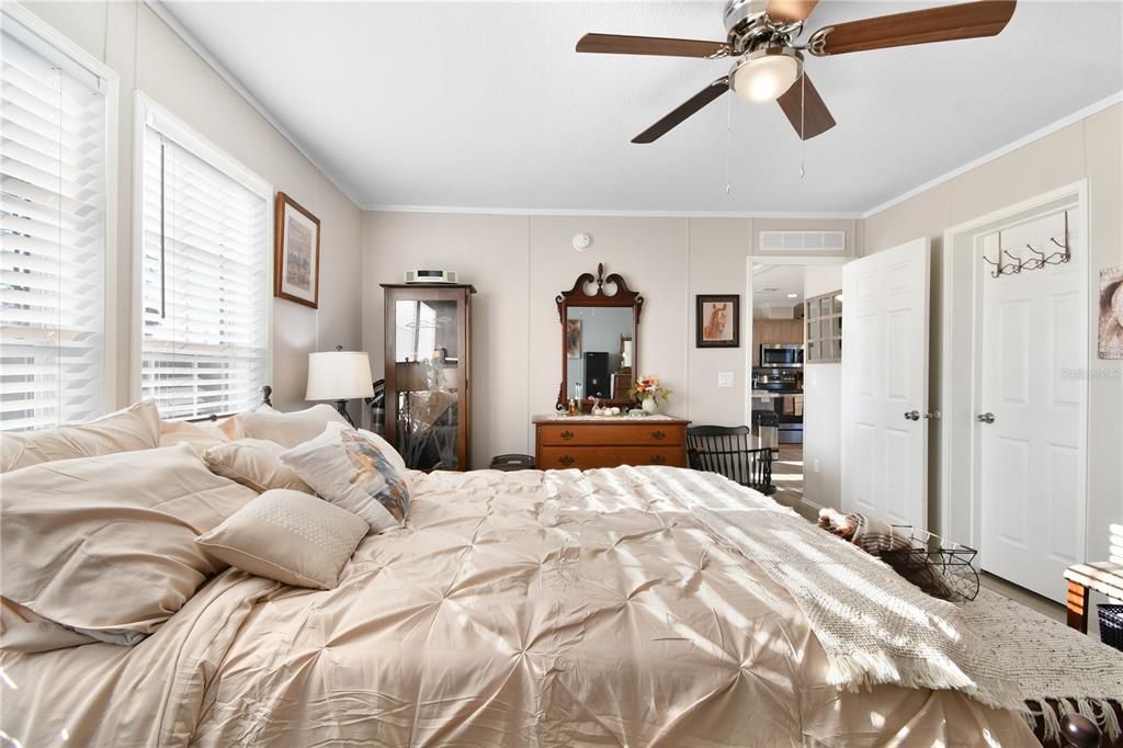 For Sale: $725,000 (4 beds, 3 baths, 1794 Square Feet)