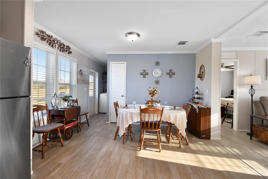 For Sale: $725,000 (4 beds, 3 baths, 1794 Square Feet)