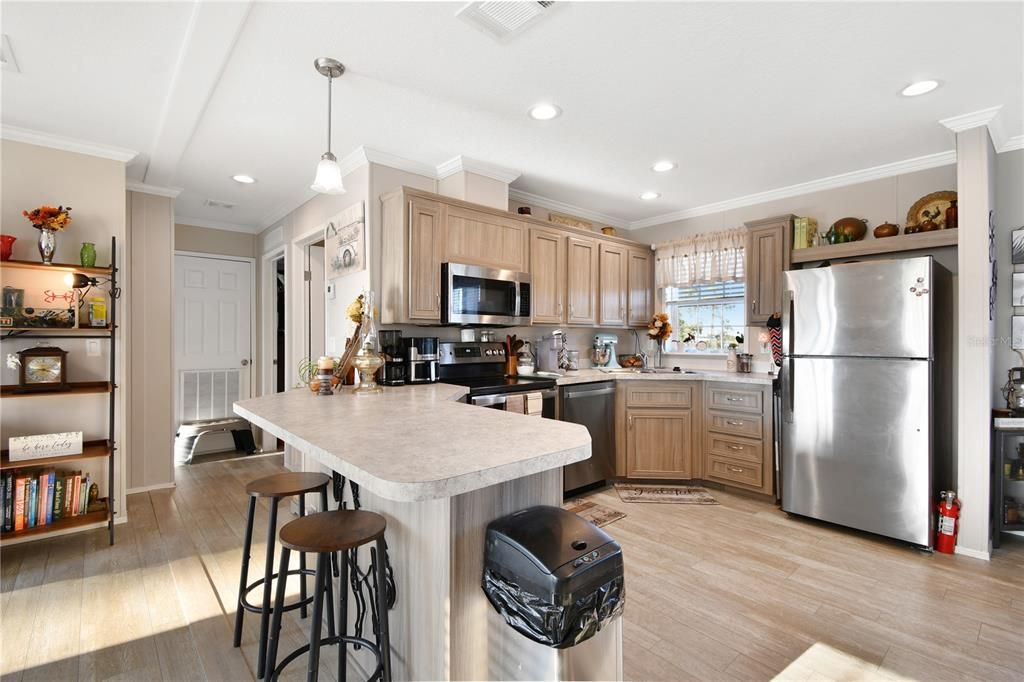 For Sale: $725,000 (4 beds, 3 baths, 1794 Square Feet)