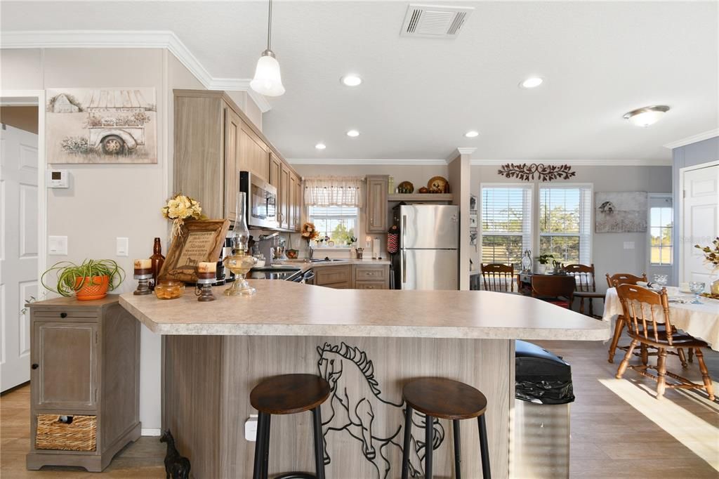 For Sale: $725,000 (4 beds, 3 baths, 1794 Square Feet)