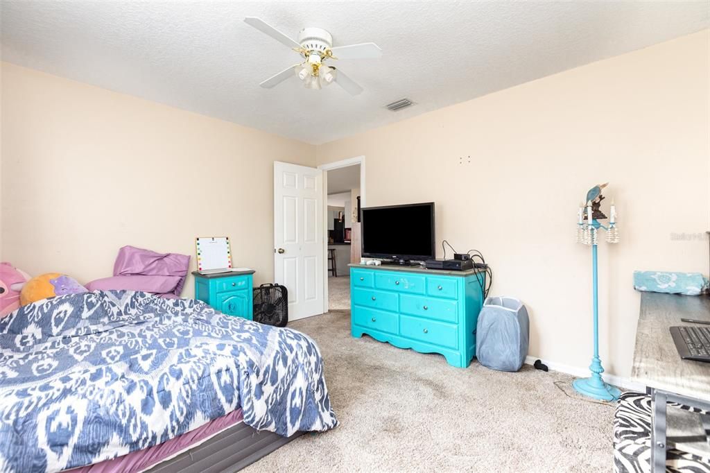 For Sale: $415,000 (3 beds, 2 baths, 1857 Square Feet)