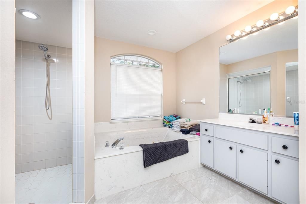 For Sale: $415,000 (3 beds, 2 baths, 1857 Square Feet)