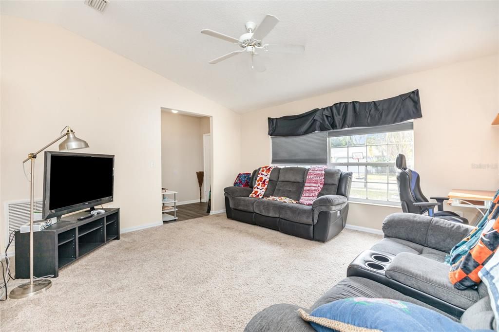 For Sale: $415,000 (3 beds, 2 baths, 1857 Square Feet)