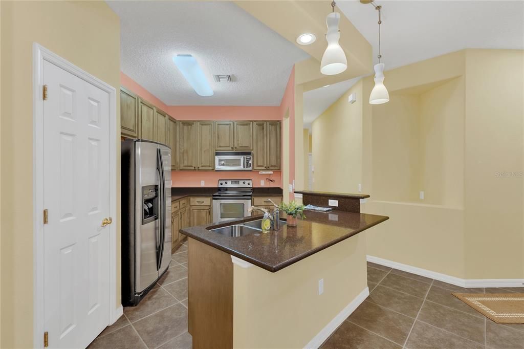 For Sale: $275,000 (3 beds, 2 baths, 1527 Square Feet)