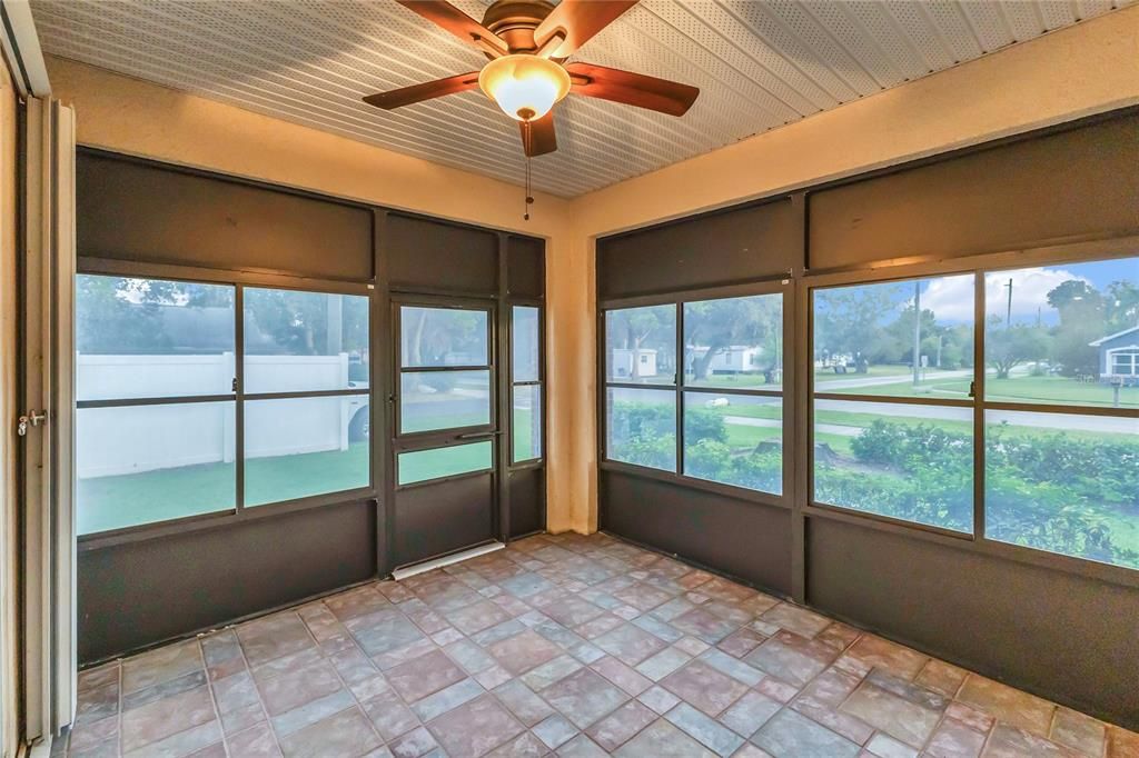 For Sale: $275,000 (3 beds, 2 baths, 1527 Square Feet)