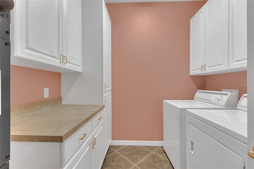 For Sale: $275,000 (3 beds, 2 baths, 1527 Square Feet)