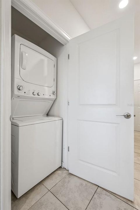 For Sale: $278,800 (2 beds, 2 baths, 1186 Square Feet)