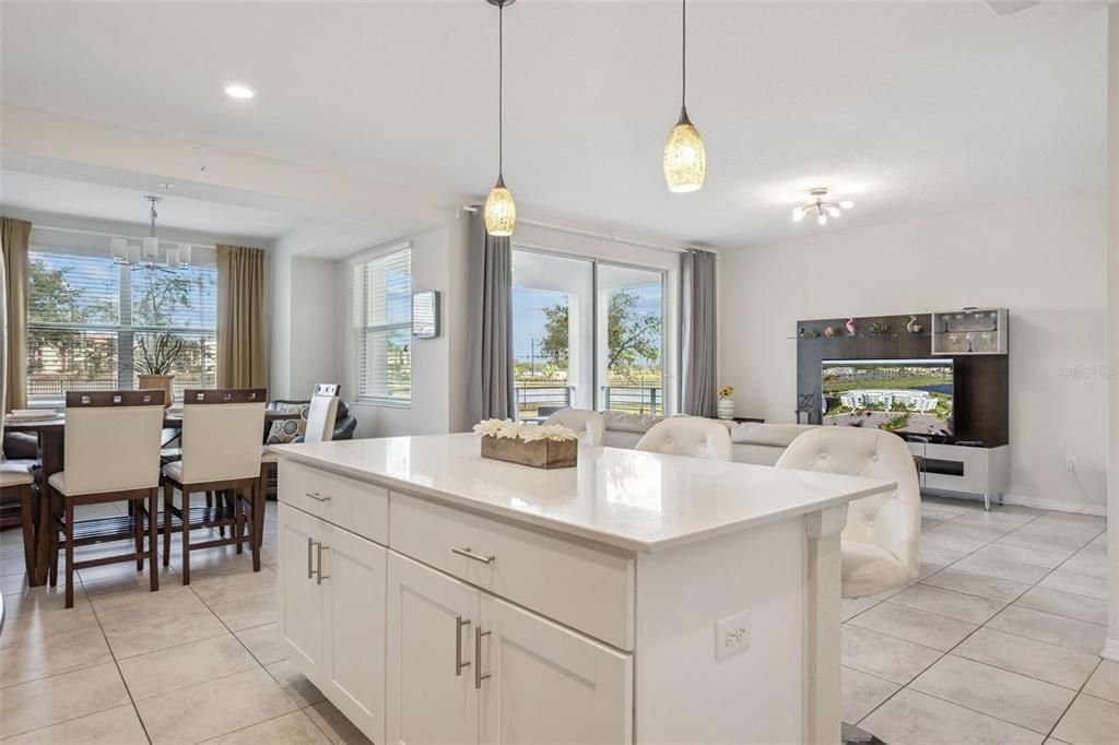 For Sale: $278,800 (2 beds, 2 baths, 1186 Square Feet)