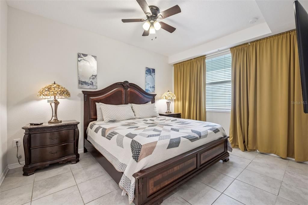 For Sale: $278,800 (2 beds, 2 baths, 1186 Square Feet)