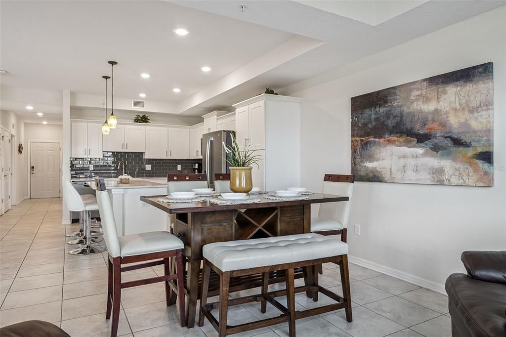 For Sale: $278,800 (2 beds, 2 baths, 1186 Square Feet)