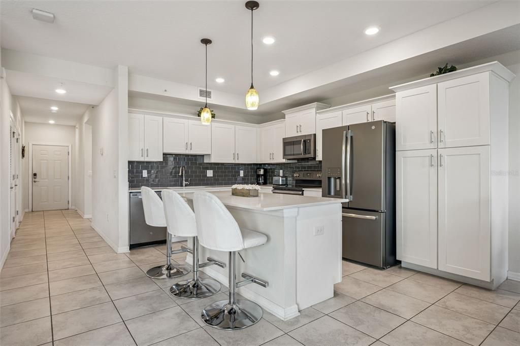For Sale: $278,800 (2 beds, 2 baths, 1186 Square Feet)