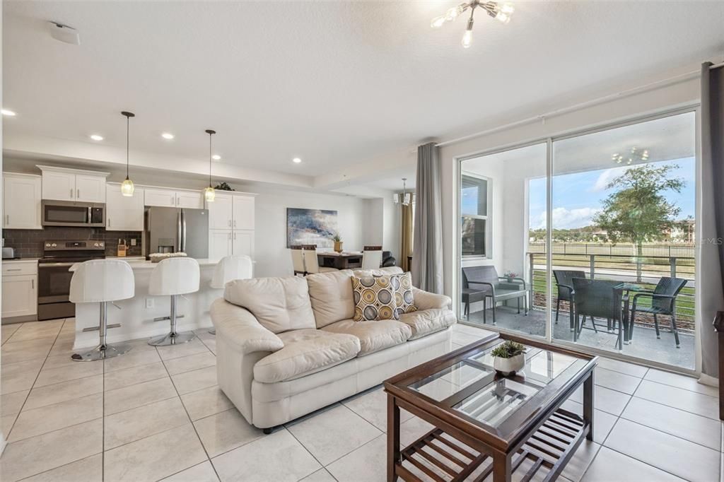 For Sale: $278,800 (2 beds, 2 baths, 1186 Square Feet)