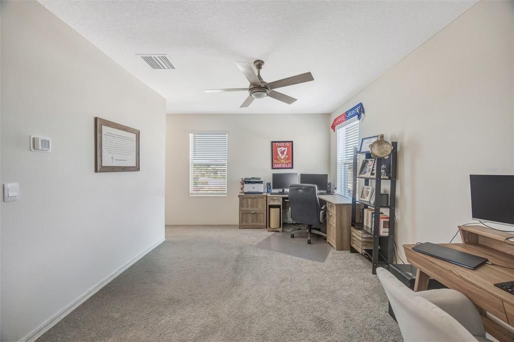 На продажу: $399,900 (3 спален, 2 ванн, 1961 Квадратных фут)