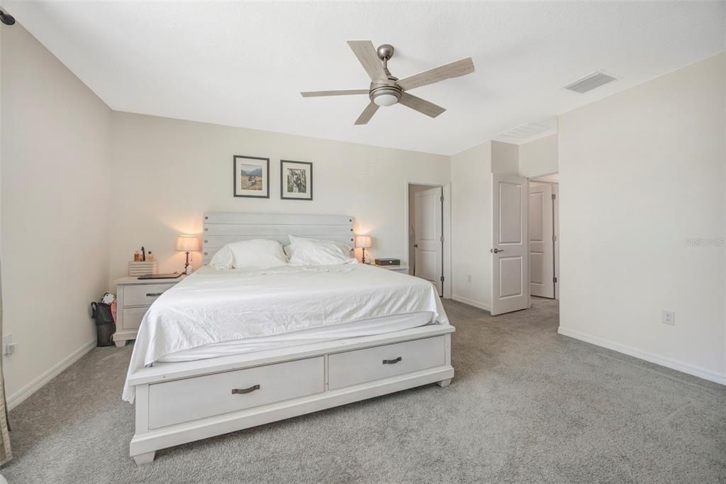 На продажу: $399,900 (3 спален, 2 ванн, 1961 Квадратных фут)