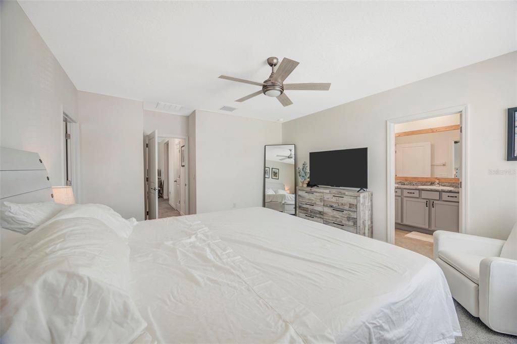 На продажу: $399,900 (3 спален, 2 ванн, 1961 Квадратных фут)