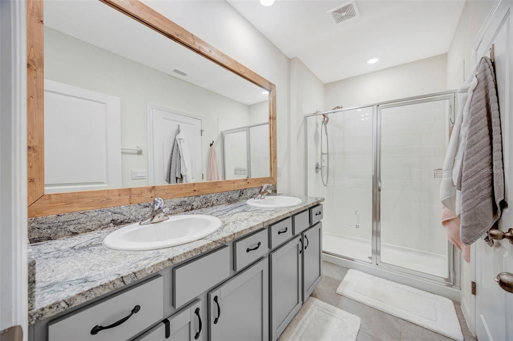 На продажу: $399,900 (3 спален, 2 ванн, 1961 Квадратных фут)