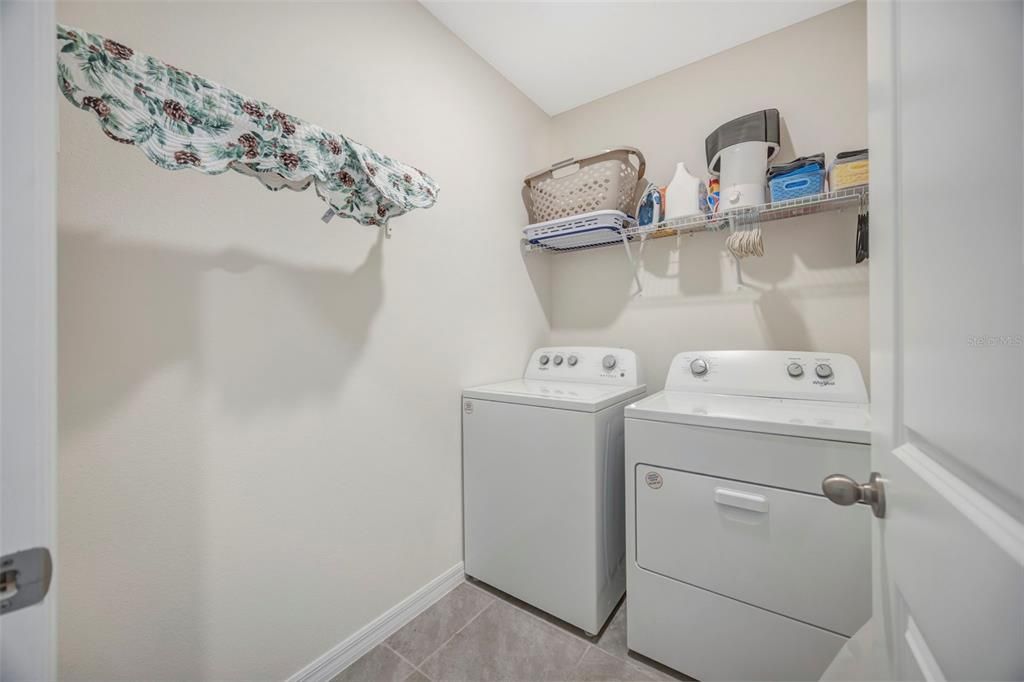 На продажу: $399,900 (3 спален, 2 ванн, 1961 Квадратных фут)